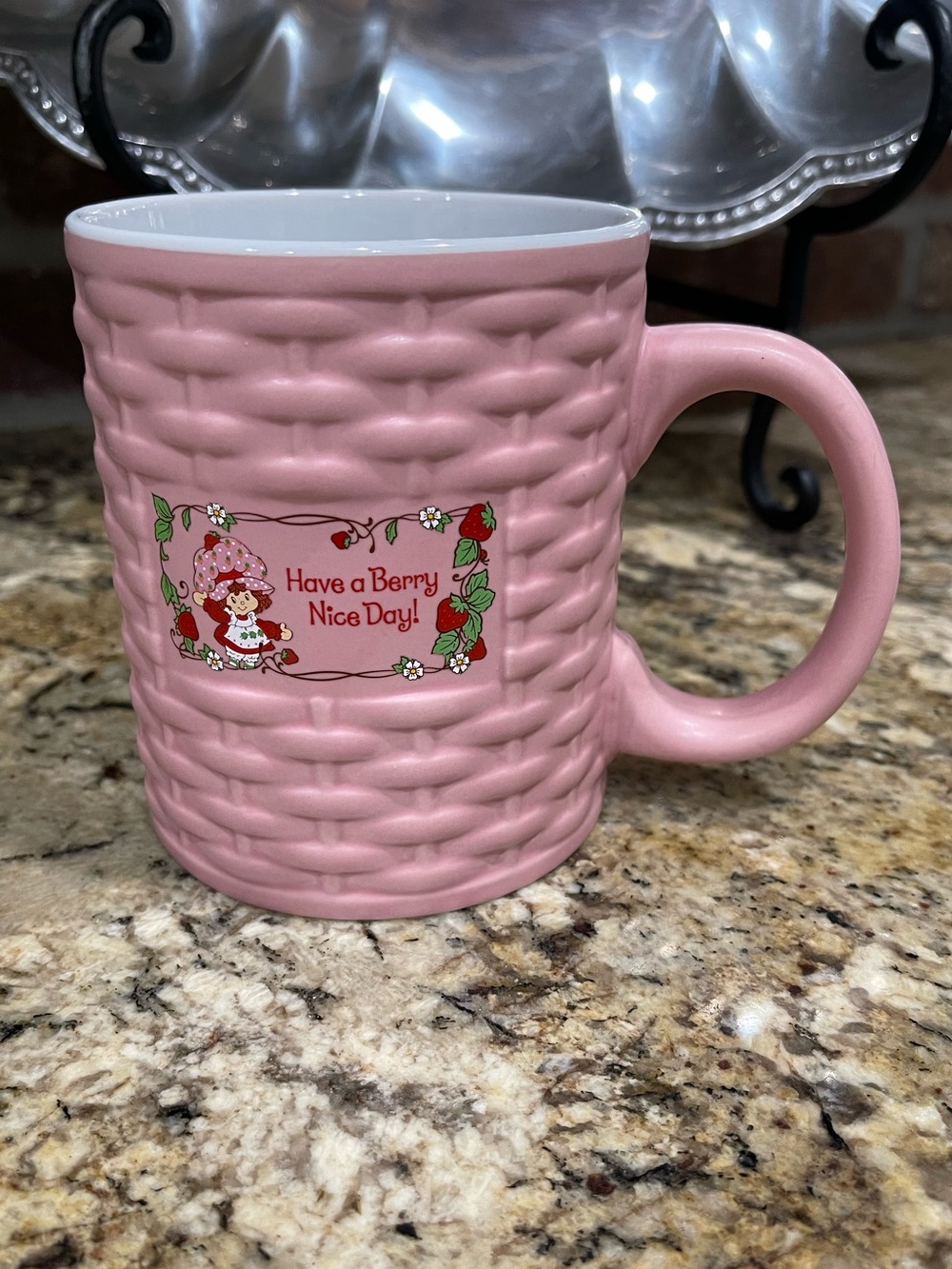 Strawberry Shortcake 19.5 coffee mug basket weave design- “BERRY NICE DAY” NEW!